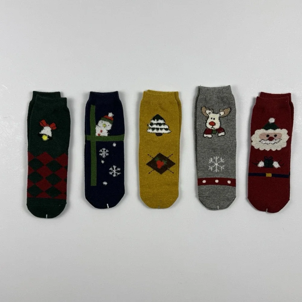 SwiftWear 5 Pairs Womens Girls Thick Socks Winter Warm Christmas Print Crew Sock